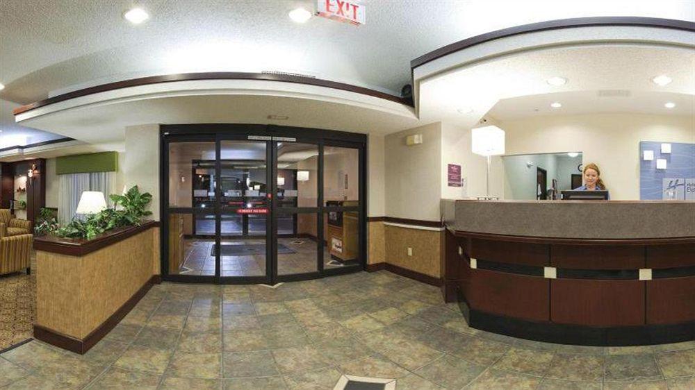 Comfort Inn & Suites Hutchinson Exterior foto