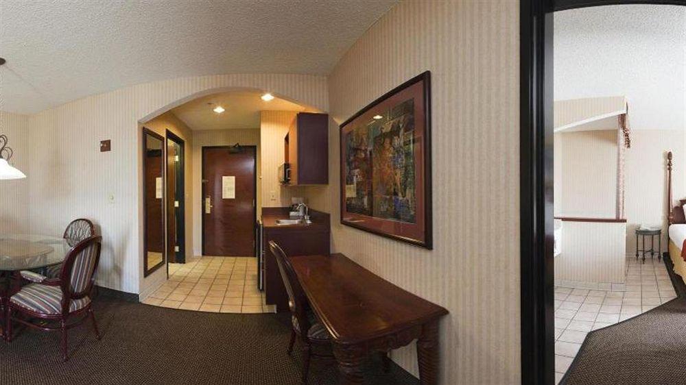 Comfort Inn & Suites Hutchinson Exterior foto